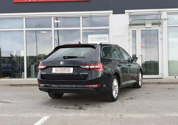 Skoda Superb cena 99900 przebieg: 104679, rok produkcji 2019 z Krapkowice małe 154